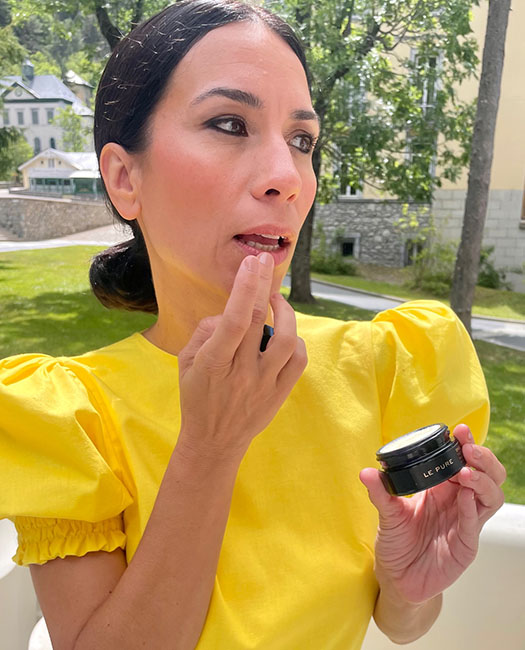 Actress Itziar Miranda's skin prepared with LE PURE organic skincare and foundation for the film Tierra Baja