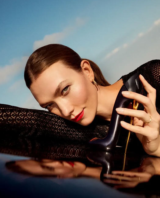 Supermodel Karlie Kloss's skin prepared with LE PURE organic skincare and foundation in an advertising campaign – MUA Paca Navarro