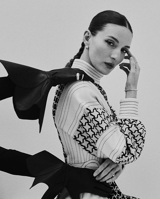 Actress María Valverde's skin prepared with LE PURE organic skincare and foundation for La Vanguardia newspaper – MUA Paca Navarro