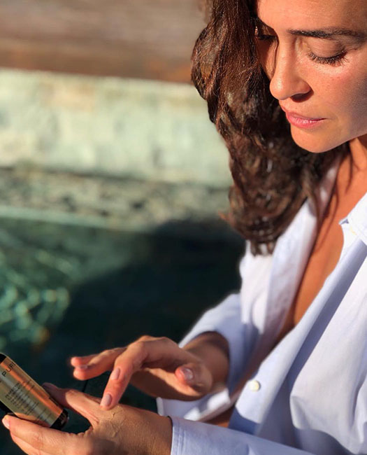 Vicky Martín Berrocal's skin prepared with LE PURE organic skincare and foundation – IG product review