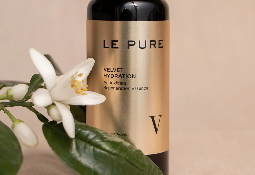 LE PURE Velvet Hydration antioxidant regeneration essence with orange blossom – certified organic skincare to calm redness and strengthen the skin barrier against pollen