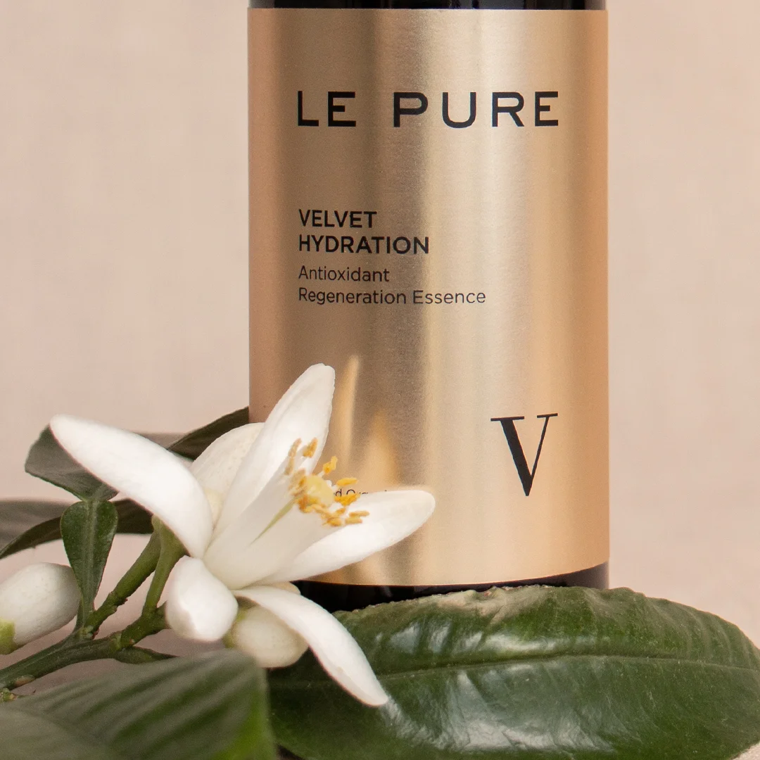 Velvet Hydration antioxidant essence by LE PURE with orange blossom – certified organic skincare for reactive skin during pollen season