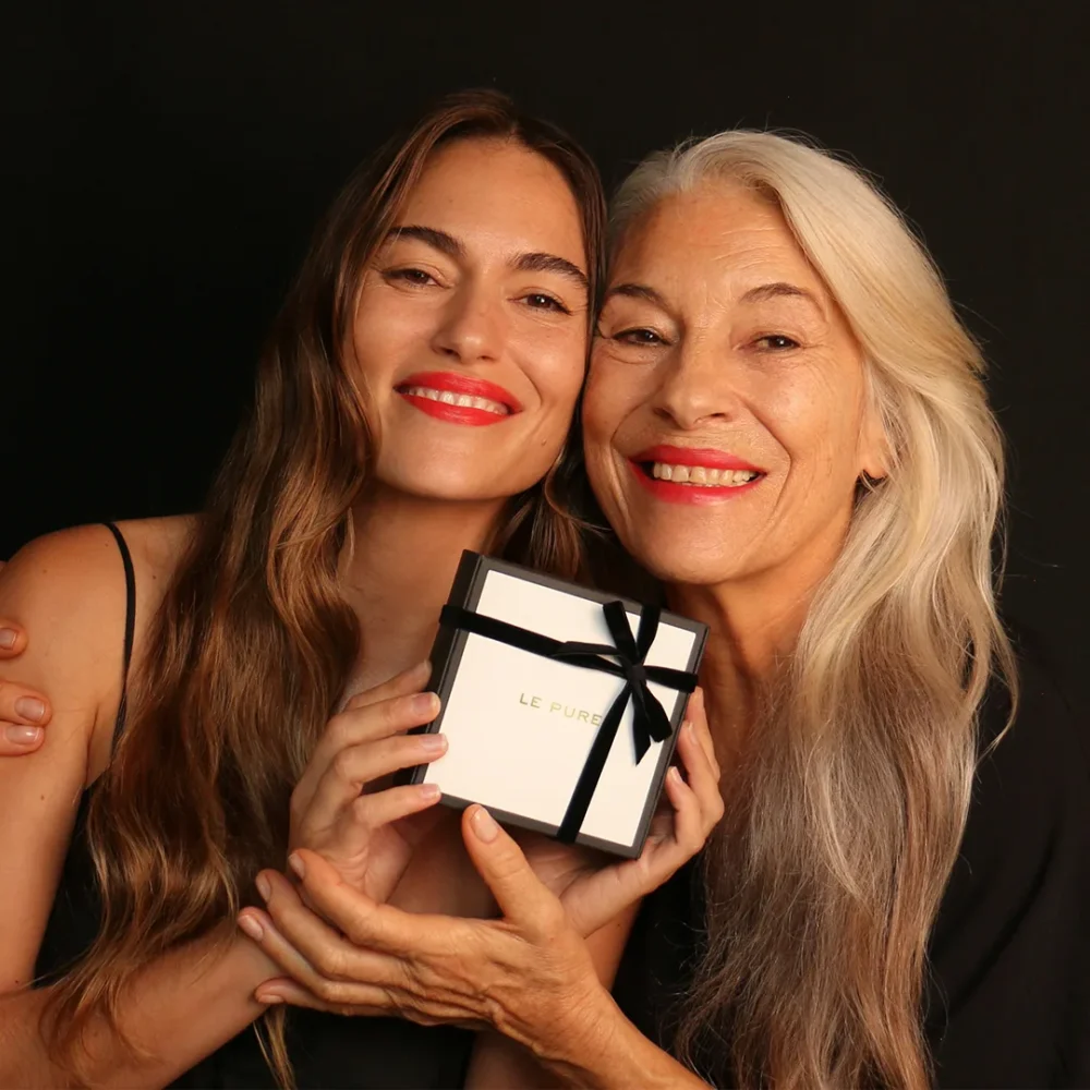 For your mother, for yourself, for anyone. Discover LE PURE Christmas Sets